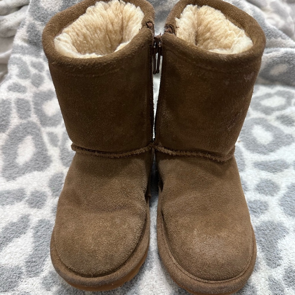 Toddler Bearpaw boots